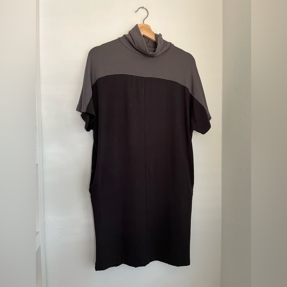Target mini cowl neck cozy dress with pockets, size SMALL.